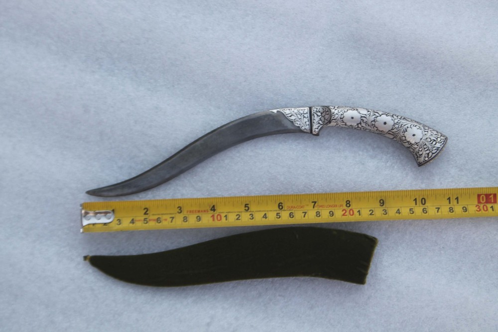 Fantastic curve iron blade Dagger Mughal Calligraphy silver inlaid work Handle