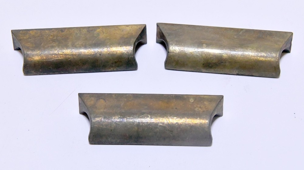 3 MATCHING VINTAGE BRASS DRAWER PULLS HANDLES