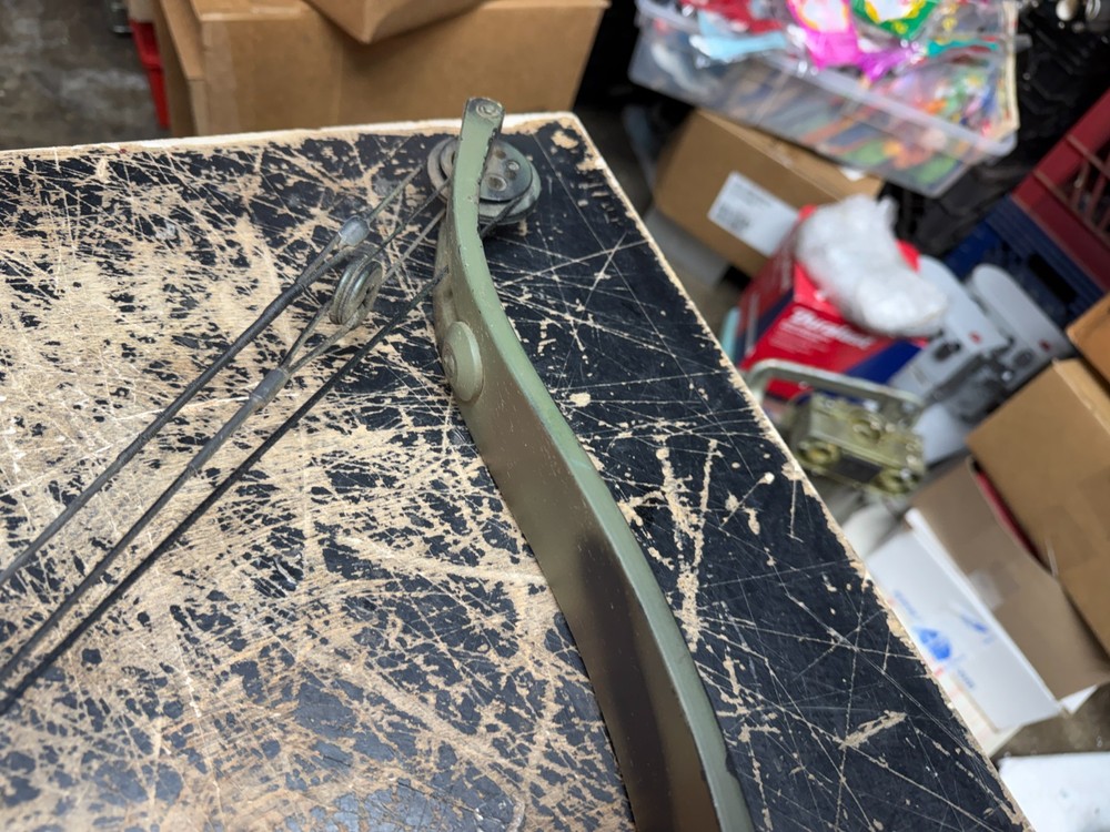 Golden Eagle Hunter Compound Bow 65-80lbs 30" 1980's