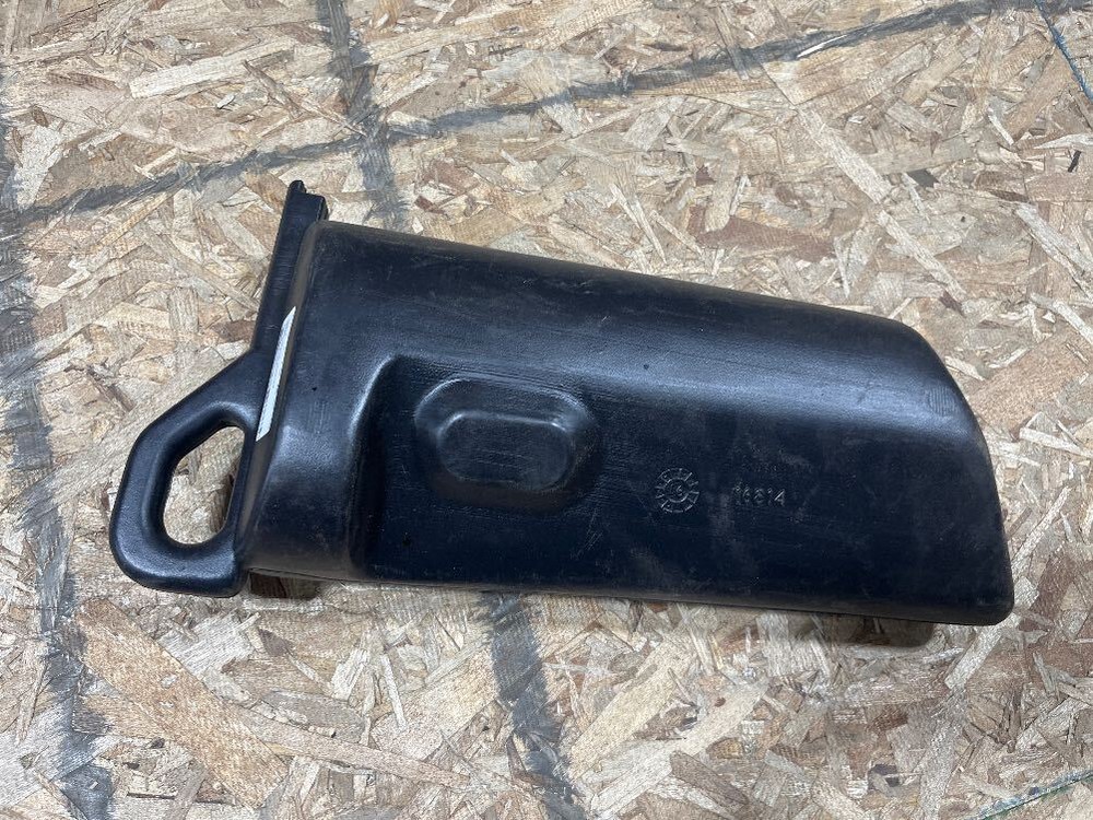 Briggs & Stratton 16814 PLUG  CHUTE ADAPTER