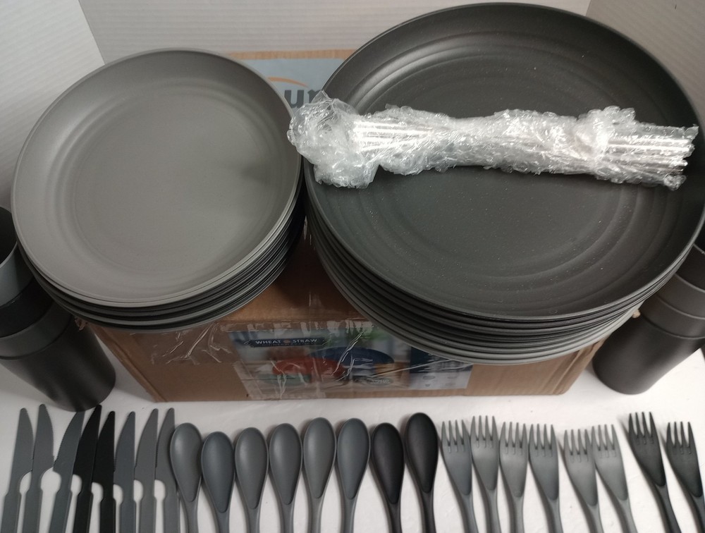 Telvio Wheat Straw Camping Dinnerware Set Setting for 8 W/ Utensils New