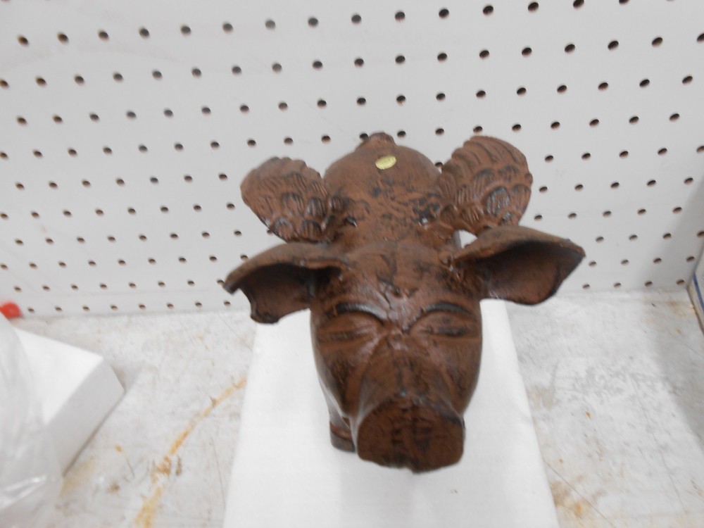 CAST IRON RUST FINISH FLYING PIG