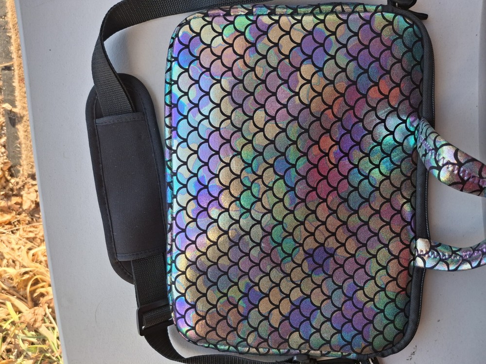 Laptop/Tablet Adjustable Strap Carrying Bag. Blitzy