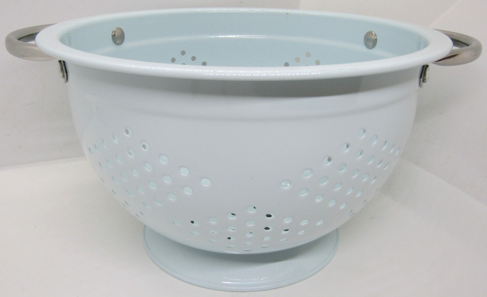 Light Blue 9" Metal Colander with Pedestal Base.