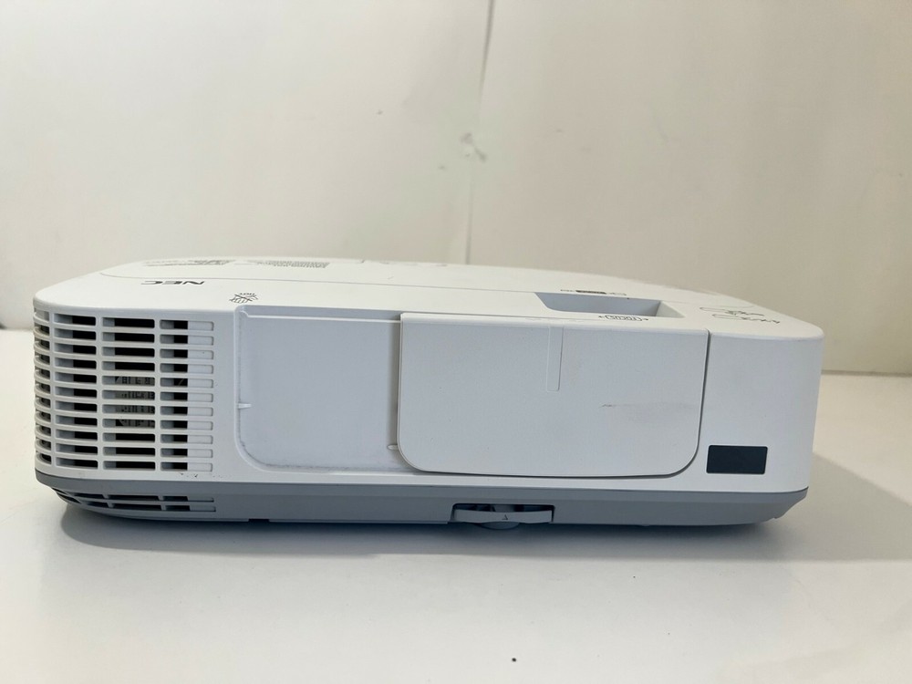 NEC NP-M311X LCD DATA Projector- 2562 LAMP HOUR USED, 49% REMAINING