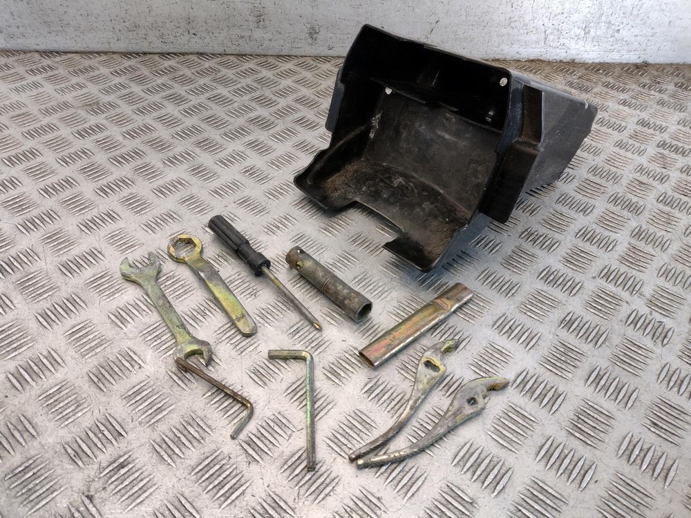 2007 SUZUKI GZ 125 Tool Kit