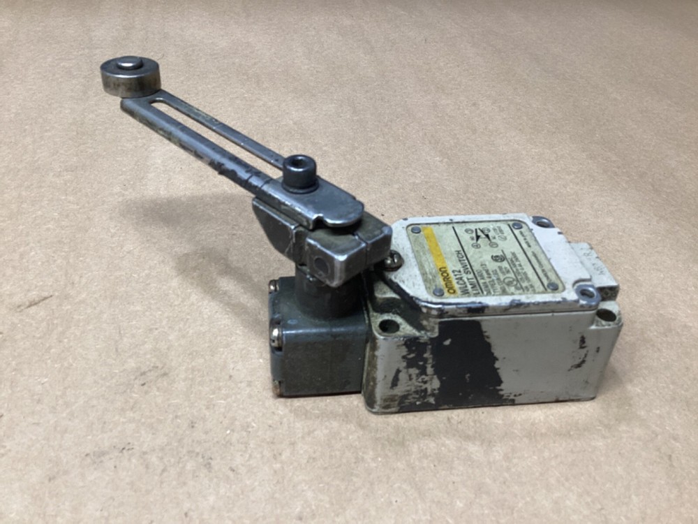 OMRON LEVER SWITCH WLCA12 #128K78
