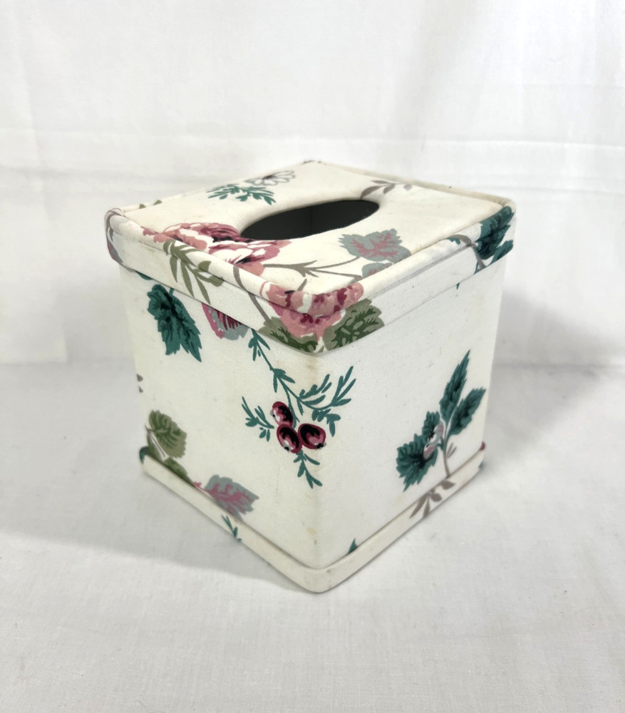 Waverly Pleasant Valley Tissue Box Cover
