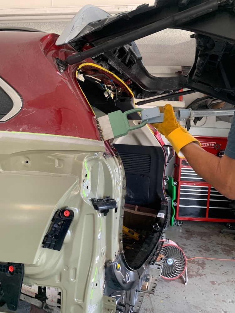 AUTO BODY 4 INCHES WIDE WELD AND PULL CLAMP