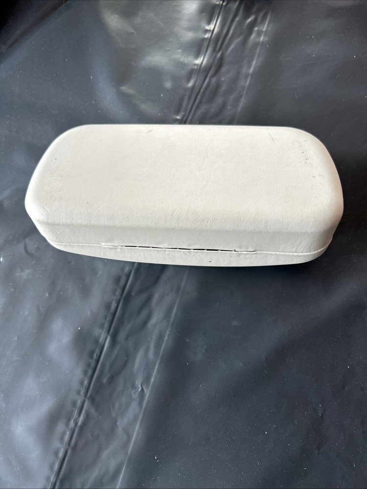 AUTHENTIC - CALVIN KLEIN - WHITE - HARD EYEGLASSES CASE