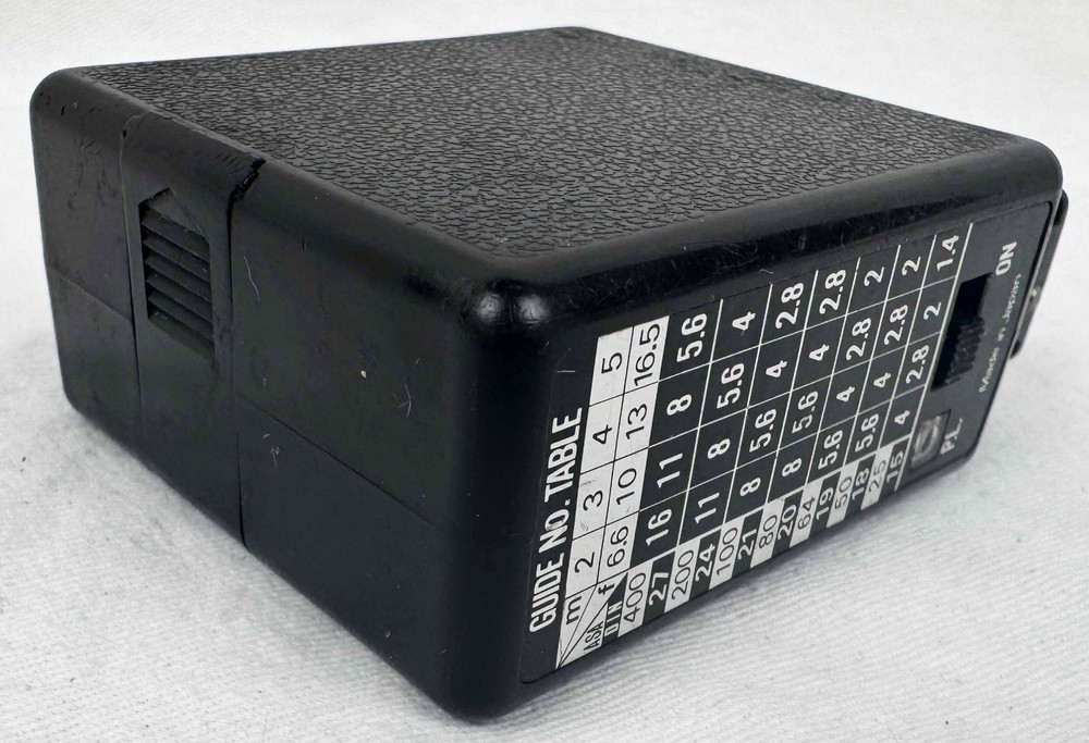 Eva Blitz DM-18 Flash