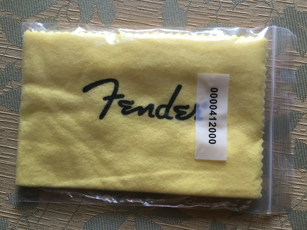 (A27) FENDER CASE CANDY ~ POLISH CLOTH - LATER TYPE 2014+
