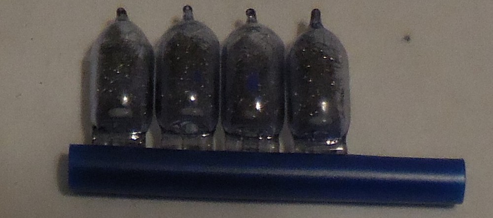 4 left Sylvania Blue Dot Flashbulbs AG1B Box Blue Bulbs