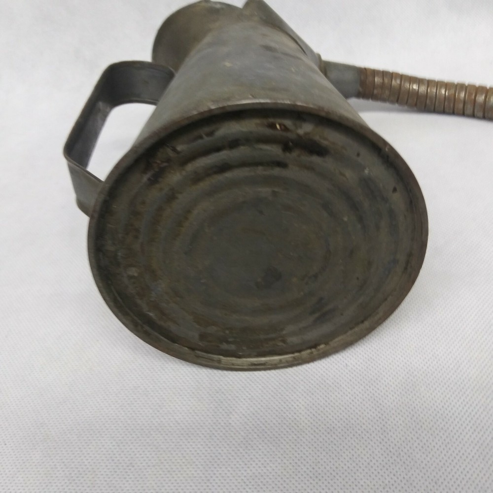 Galvanized Oil Can with Flexible Spout 1 Quart Model 450