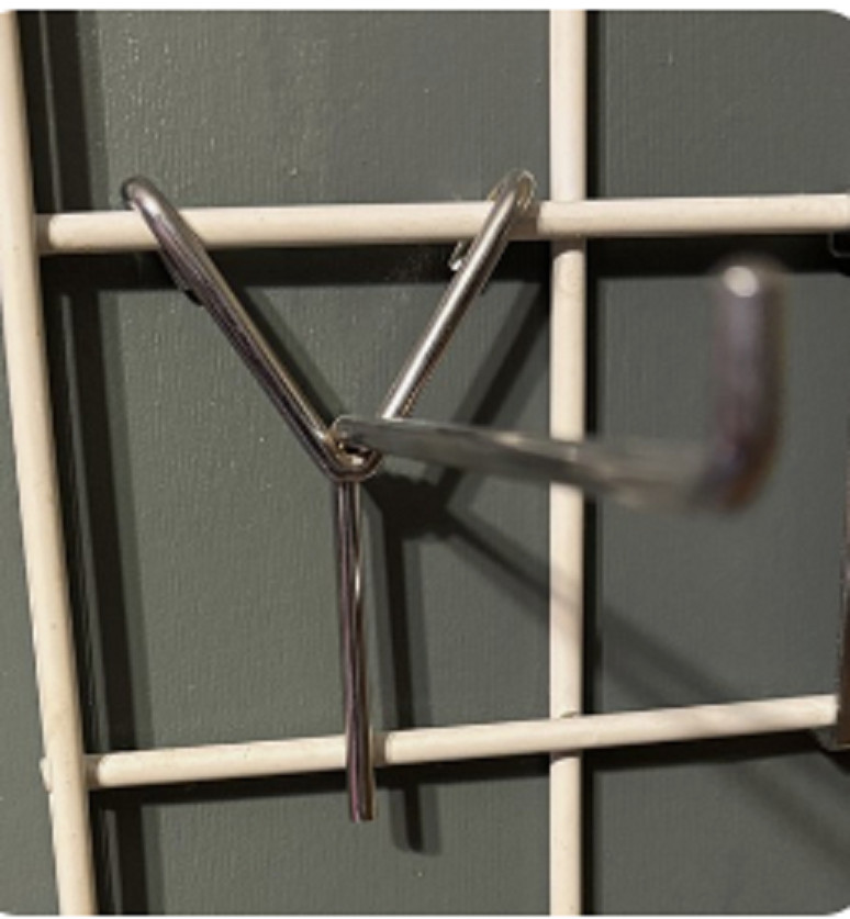 "Y" hooks for gridwall (Lot of 100)