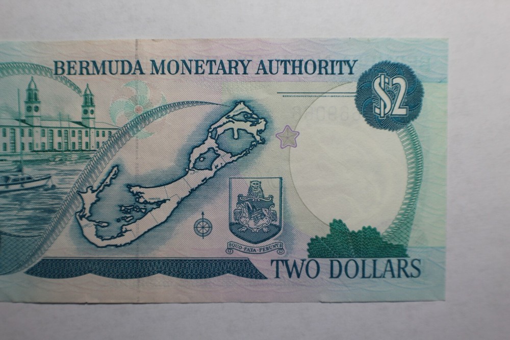 Bermuda 2 Dollars $2 Queen II 1989 AU Note