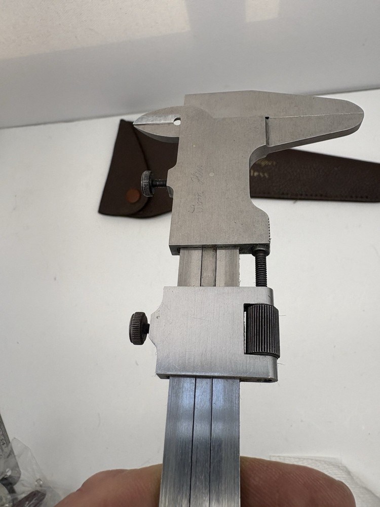 VME Vernier Caliper 7 Inch With Case