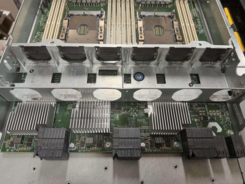 Pure Storage 83-0169-00 Flash Array X20 R2 "NO RAM INTERFACE/SSD"