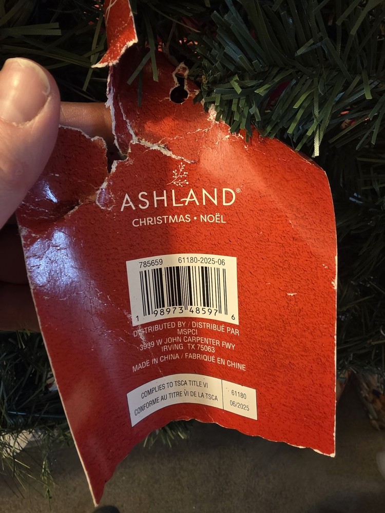 26 In Diameter Ashland Wreath Couronne Nutcracker & Peppermint