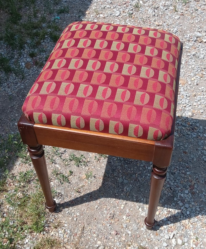 Mid Century Walnut Singer Sewing Bench (VB29)