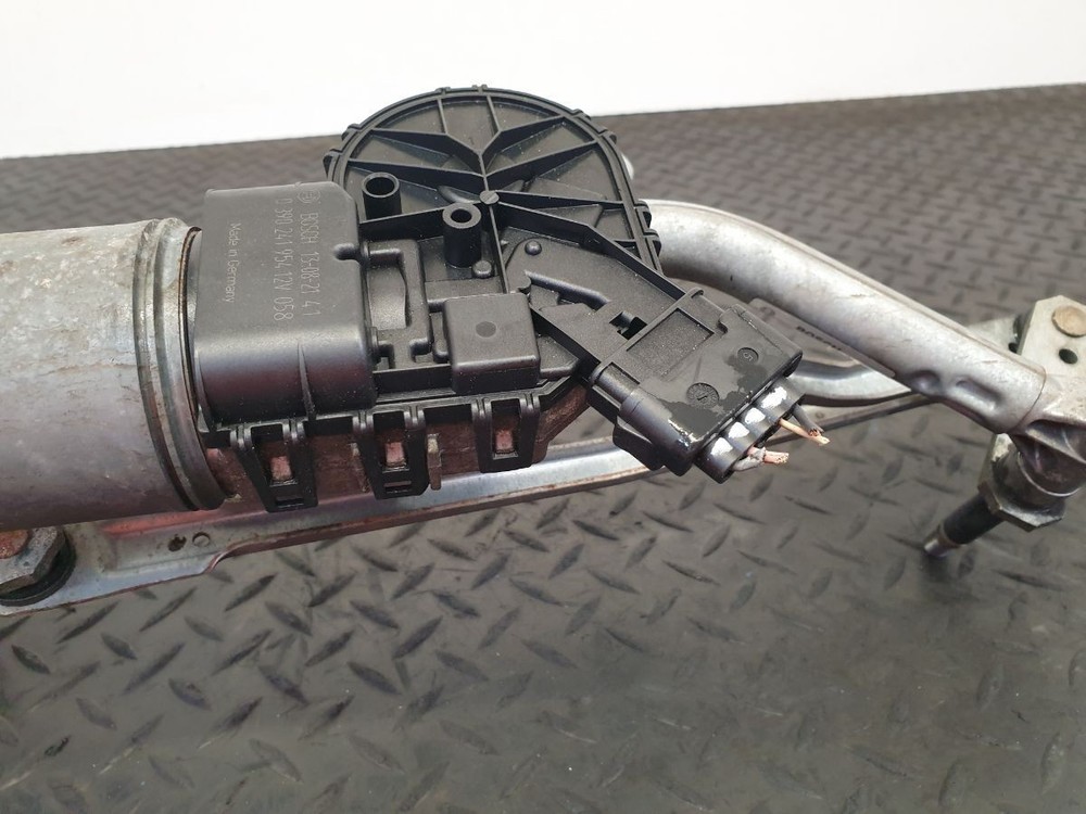 Renault Twingo Mk2 2014 Wiper Motor Front & Linkage