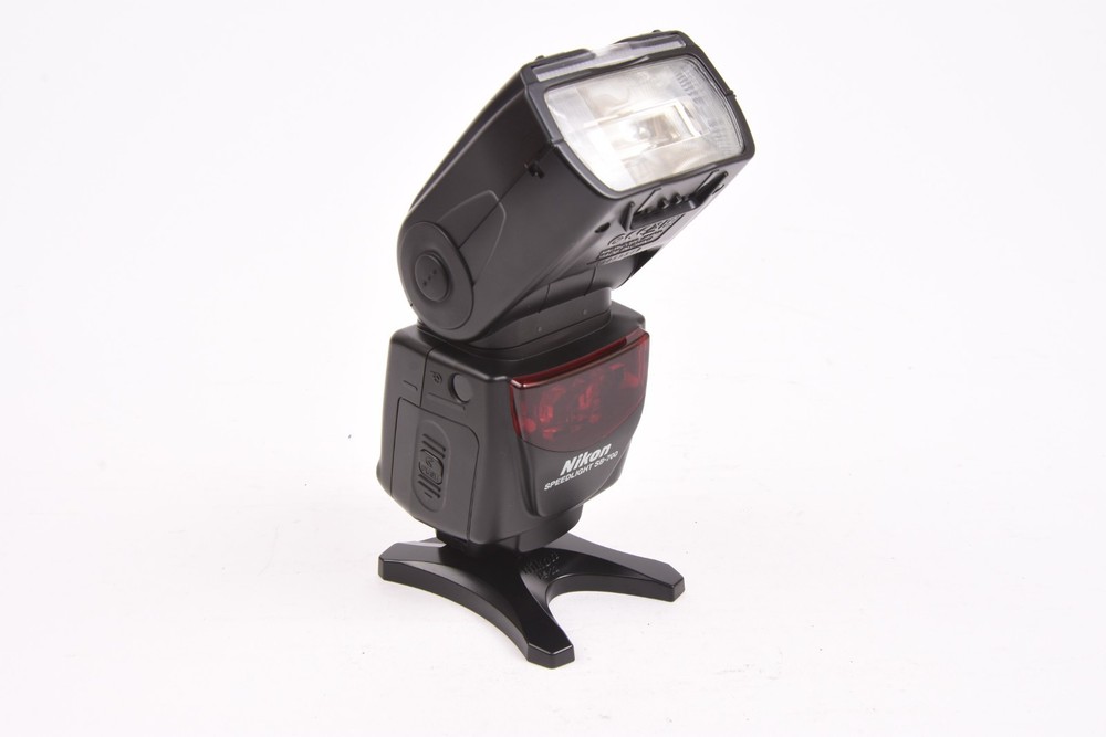 NIkon SB-700 Hot Shoe Mount Digital Camera Flash Unit #T-05957