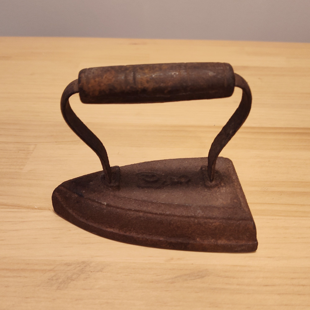 Vintage Sad Iron Number 5