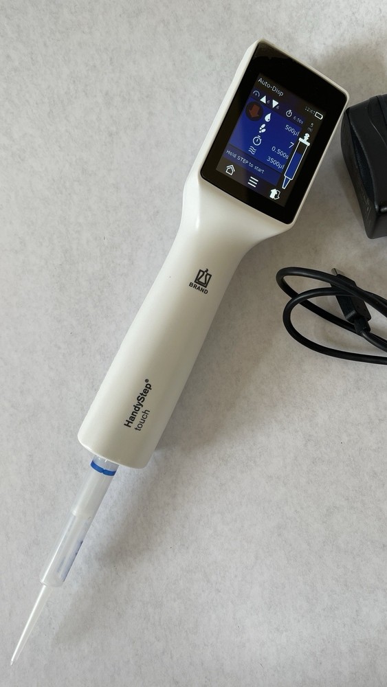 Pristine Condition BrandTech HandyStep Touch Screen Protector Still On &Charger