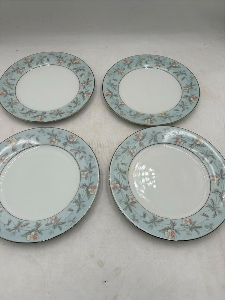 4)  CORINNE   NORITAKE   DINNER PLATES   BLUE FLORAL *READ*