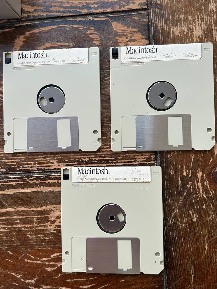 Apple Macintosh MacProject M0525. Vintage Apple software 1984 year