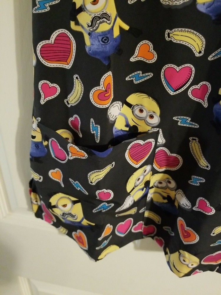 Despicable ME minion Scrub In Size medium W/Pockets NWT performance stretch,soft