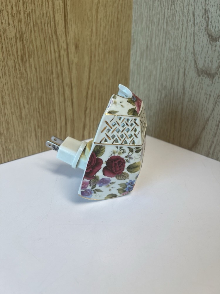Formalities Floral Ceramic Night Light Works On/Off Switch Vintage