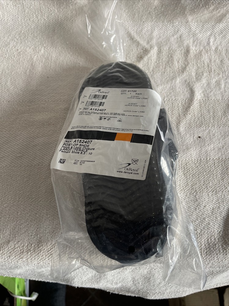 DeRoyal..Large..Post Op Hook & Loop closure Shoe...Female Ref A152407...Black