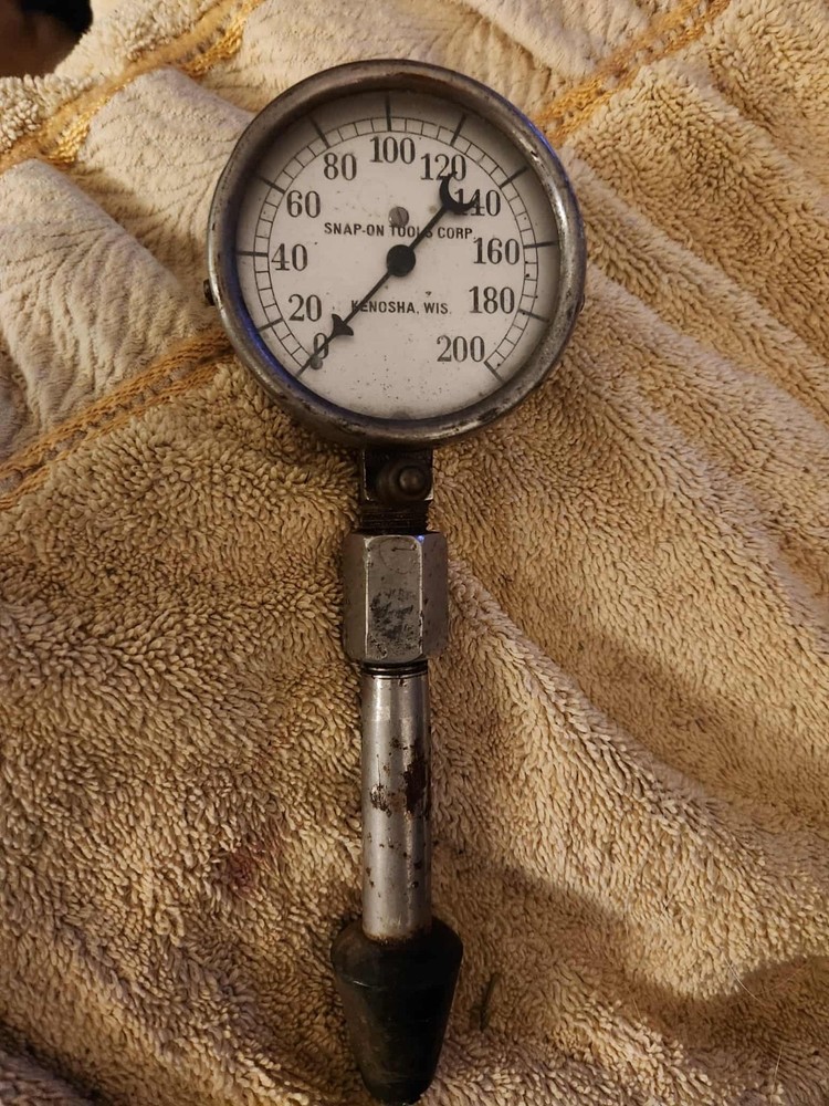 vintage Snap On compression guage with pressure relief button