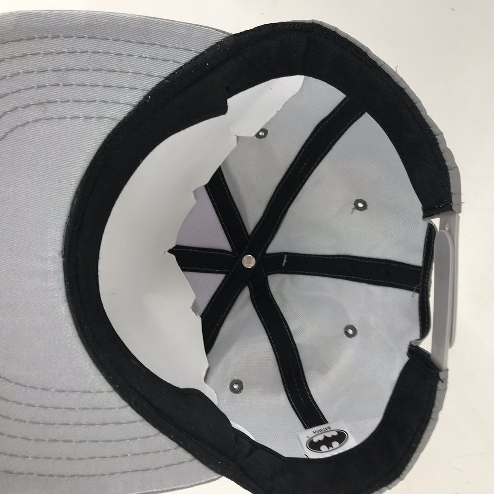 🦇 DC Comics Batman Grey Embroidered Snapback Hat Cap NWT 🦇