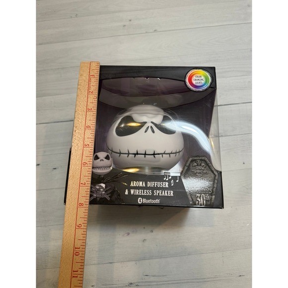 Jack Skellington Aroma Diffuser & Wireless Bluetooth Speaker LED lights NEW