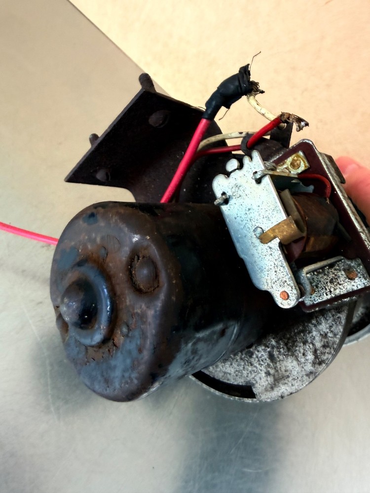 VINTAGE UNIVERSAL SECURITY INSTRUMENTS SIREN Working #B-13