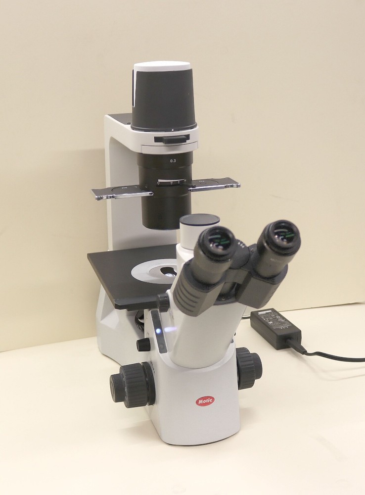 Motic AE2000 TRI trinocular inverted microscope, 2 objectives