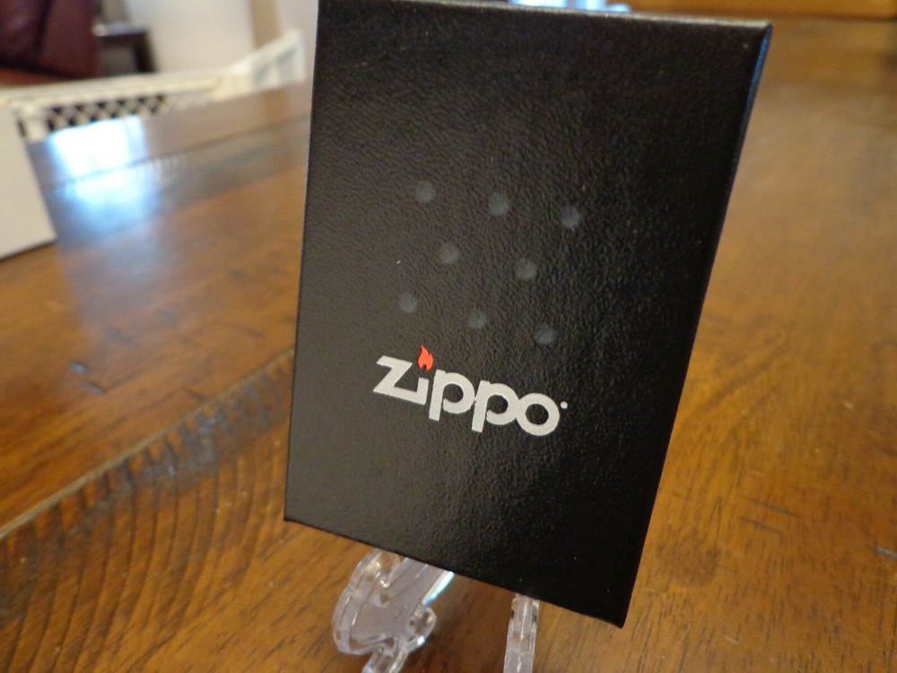 ZIPPO BAT ZIPPO LIGHTER MINT IN BOX