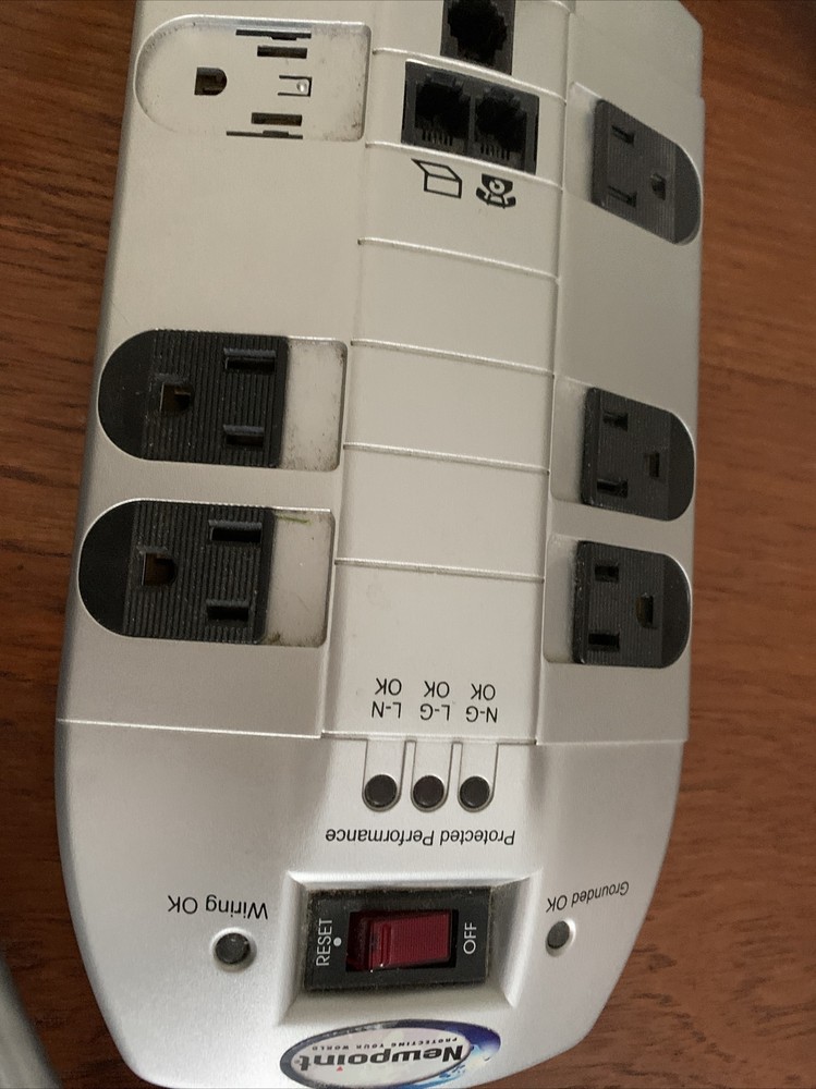 Newpoint Transient Voltage Surge Suppressor Model 201136 With Extension