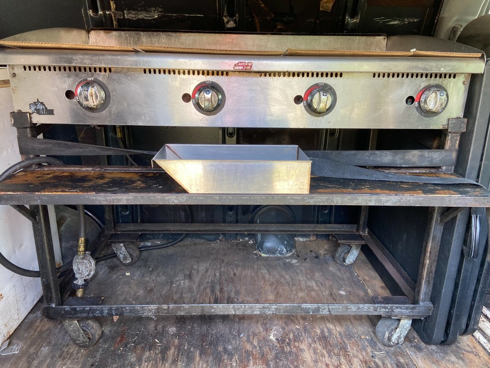 Star 4' lp gas flat grill with stand