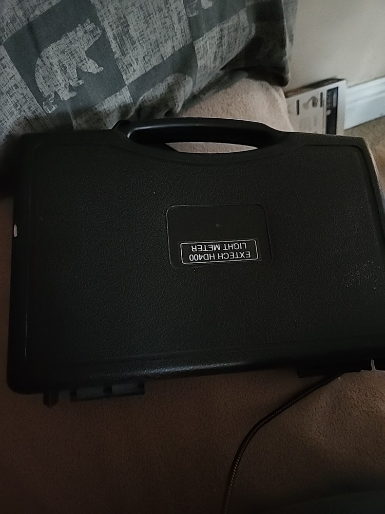 EXTECH HD400 HEAVY DUTY DATALOGGING LIGHT METER W/CASE AND SOFTWARE