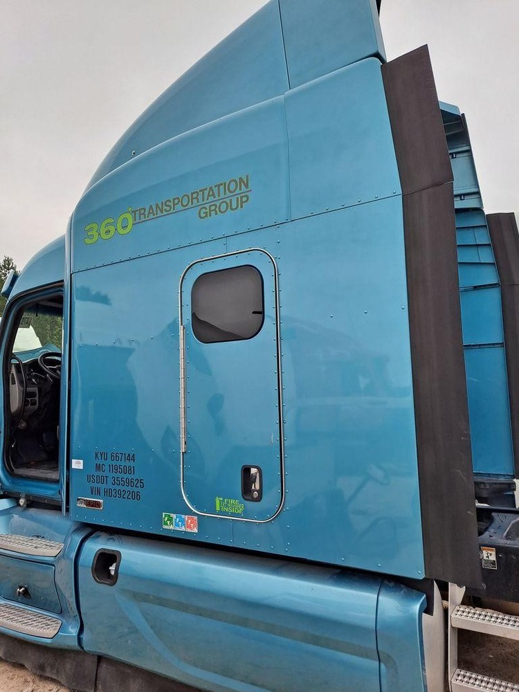 Replaces 2017 PETERBILT 579 CAB , GA