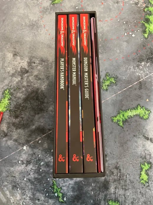 Dungeons & Dragons Core Rulebooks Gift Set (2014, Used)