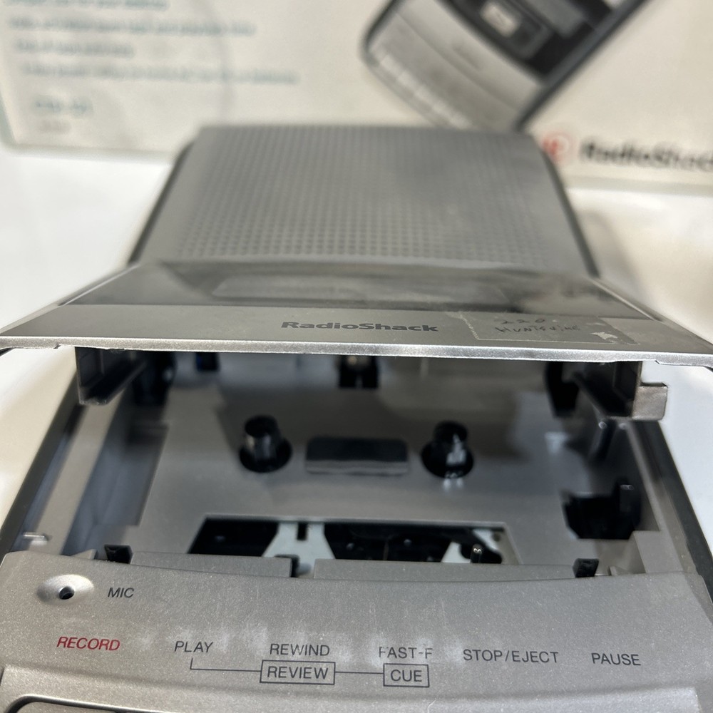 RADIO SHACK CTR-121 Portable Desktop AC/Battery Cassette Recorder Untested