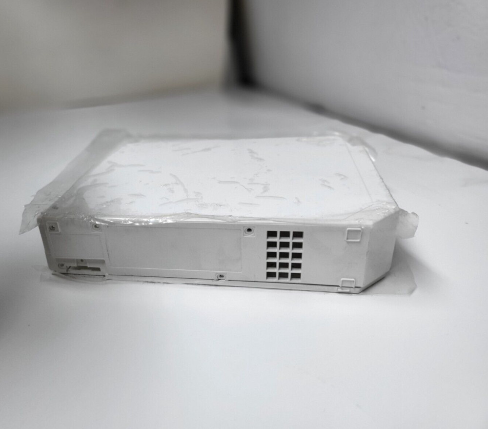 NEW White Wii Replacement shell casing Front & two sides (no buttons) #18Q