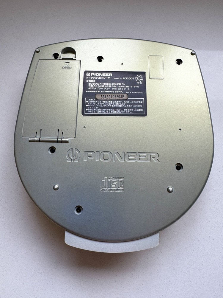 Pioneer Loopmaster Silver portable cd player fully working discman loop master