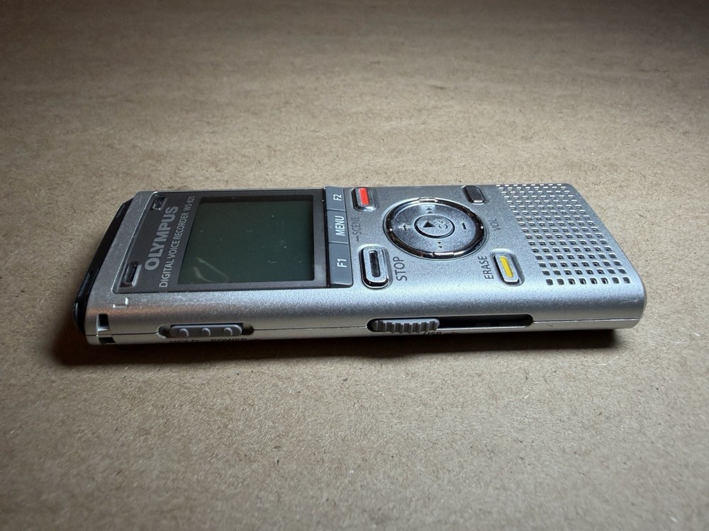 Olympus WS-821 Silver Multifunction Handheld Stereo Digital Voice MP3 Recorder