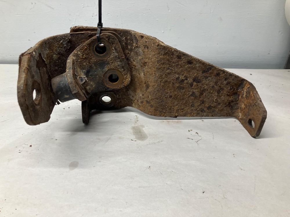Sterling ACTERRA Left/Driver Bumper Bracket - Used