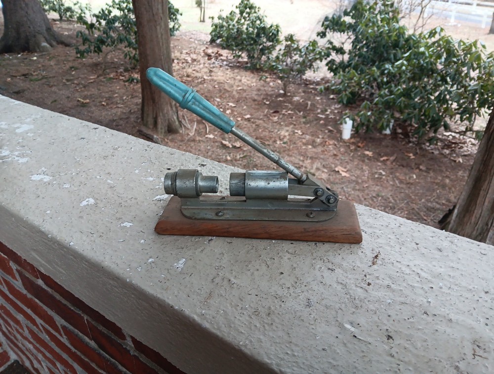 VINTAGE PECAN CRACKER NUT CRACKER